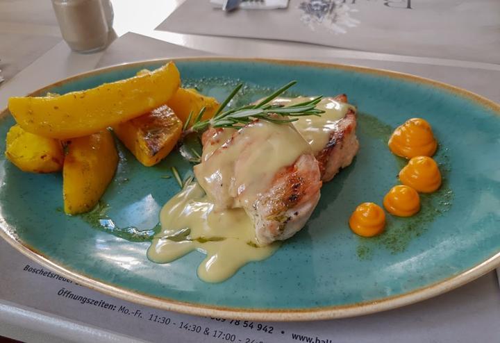 Balkoni Helleni Cuisine