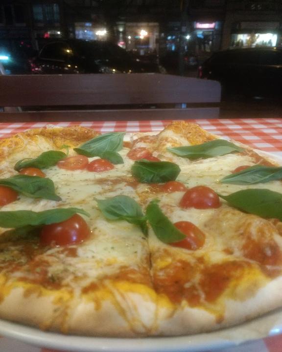 Pizza Noi Eis Variete - Spagehtteria