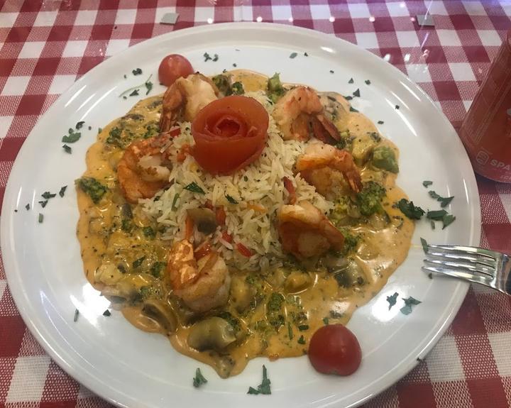 Pizza Noi Eis Variete - Spagehtteria