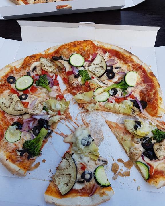 Pizza Noi Eis Variete - Spagehtteria