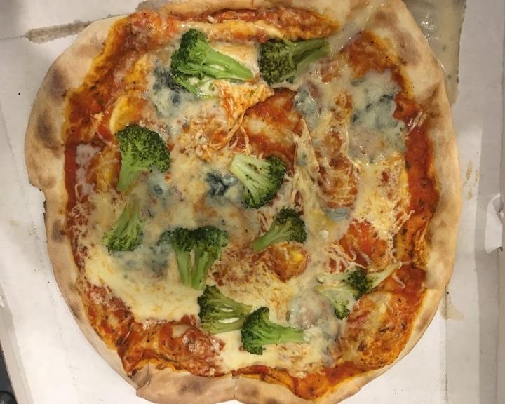 Pizza Noi Eis Variete - Spagehtteria