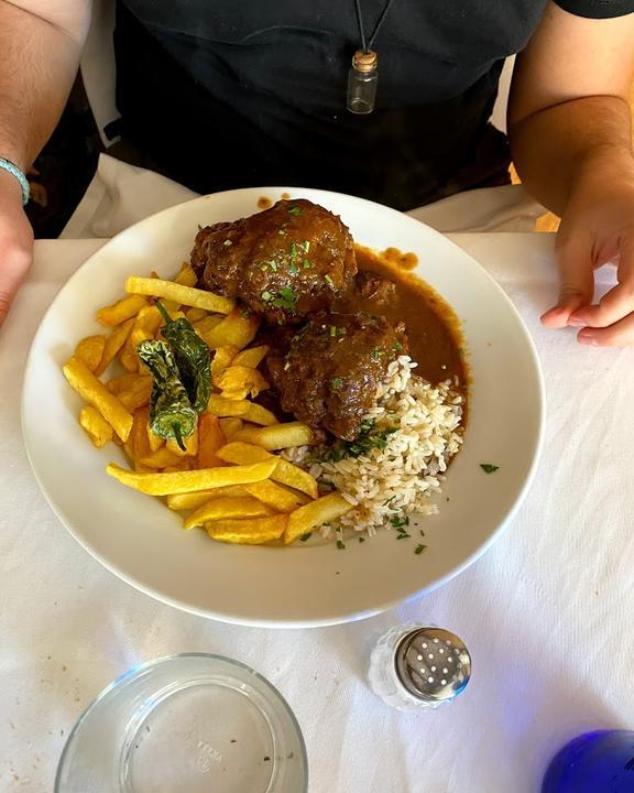 Alfredo Bar & Biergarten