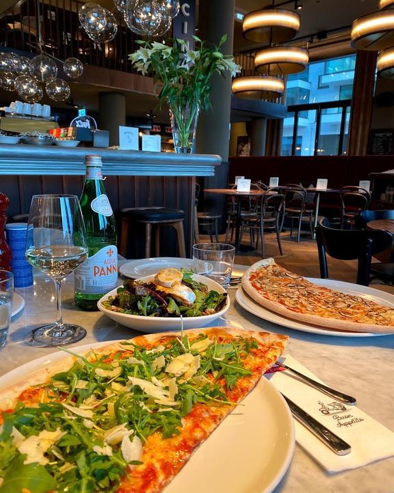 L'Osteria Berlin Humboldthafen