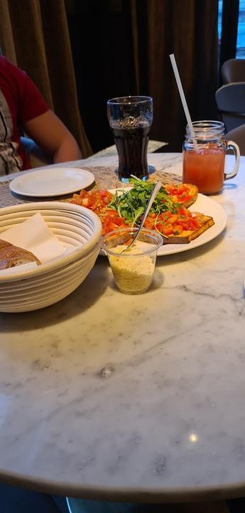 L'Osteria Berlin Humboldthafen