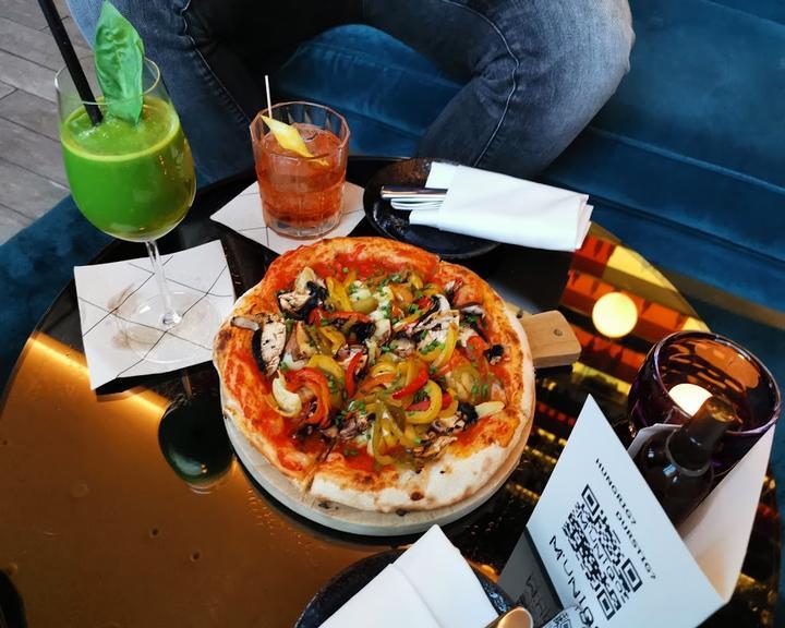 M'Uniqo Rooftop Bar