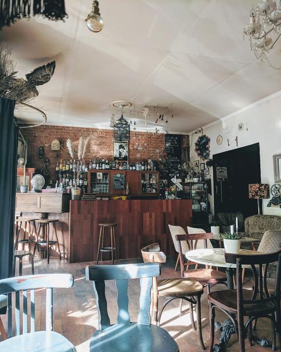 Vogelchen Cafe Bar