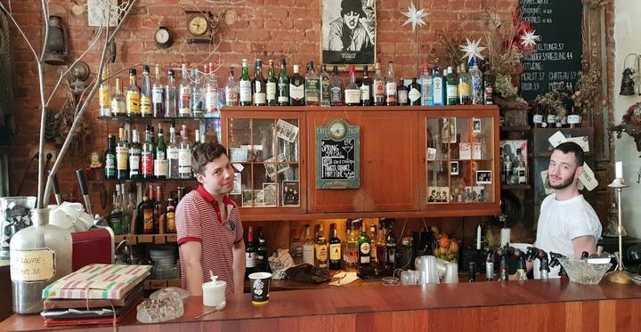 Vogelchen Cafe Bar