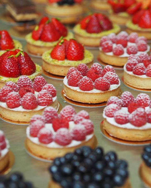 Eclair au Café