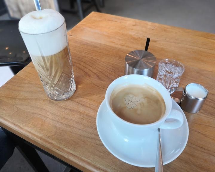 Café - Bar Human
