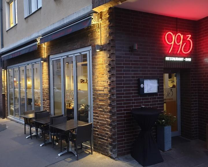 993