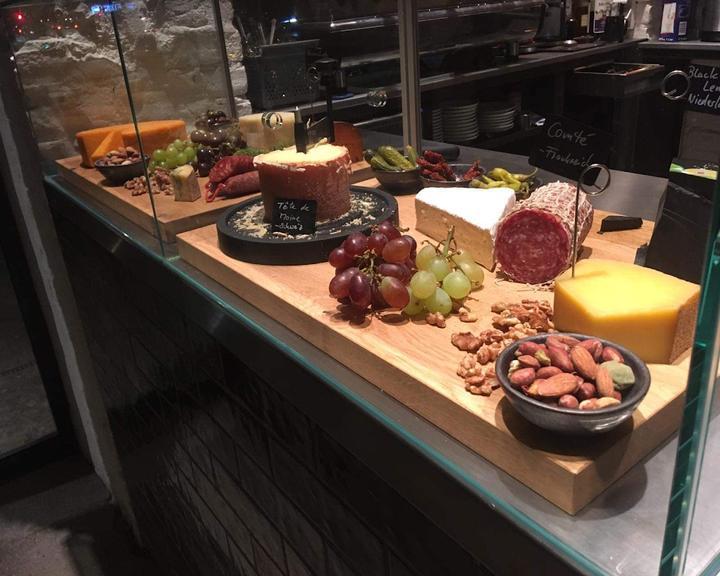 Moa - Café & Bar