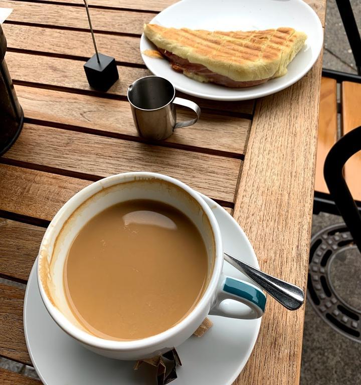 Moa - Café & Bar