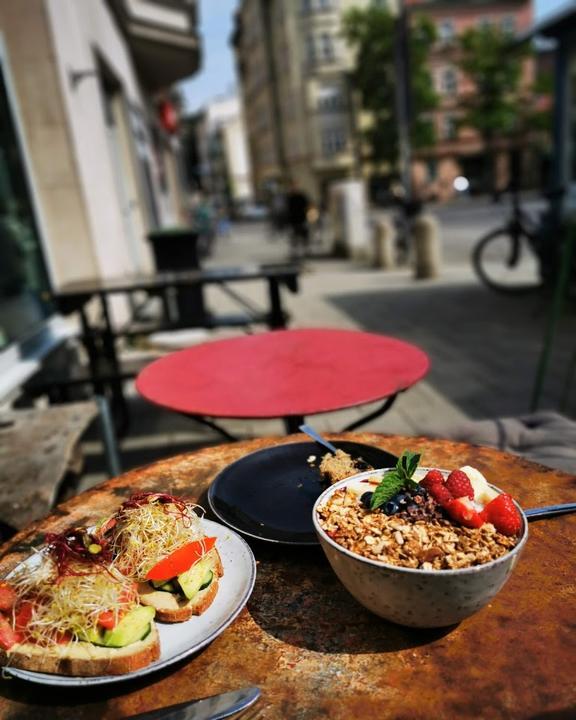 Iss Dich Glucklich - plant-based eatery