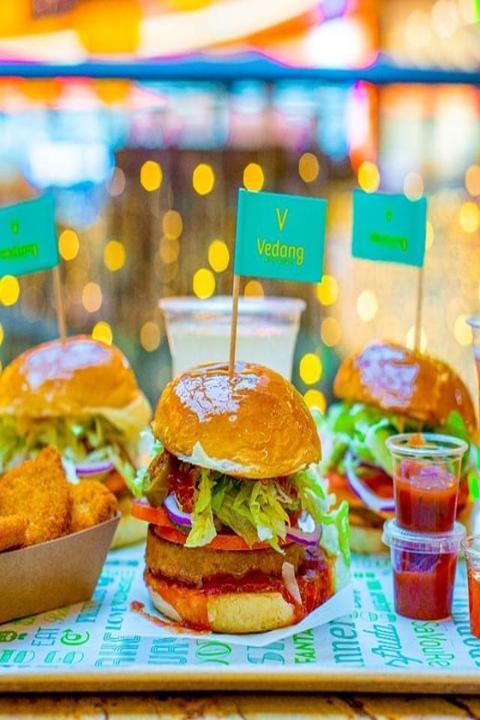Vedang - plant burger (Mall of Berlin)