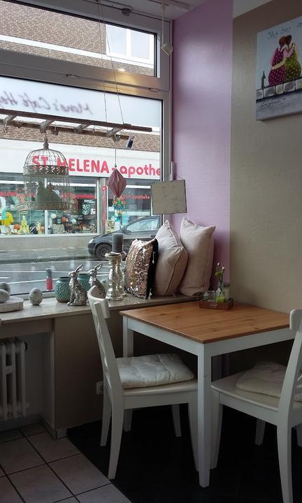 Mone's Café Herzlich