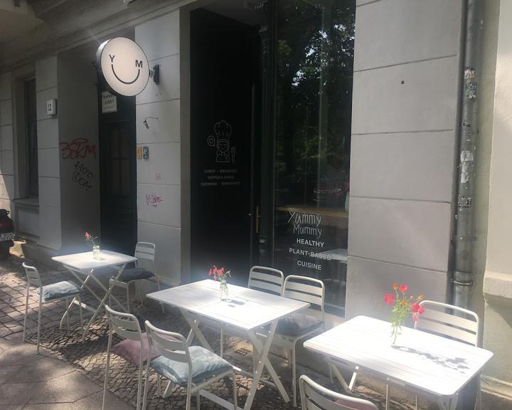 Yummy Mummy Bistro