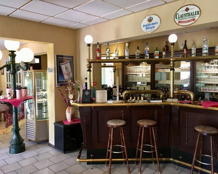 Kaisers Cafe