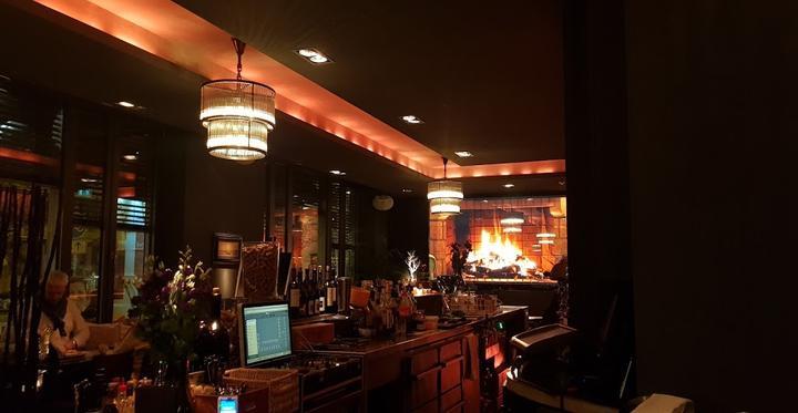 Lehel Bar Food Club