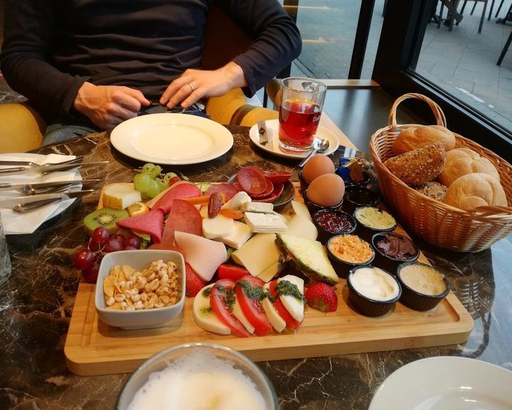 Focaccia Patisserie & Cafe