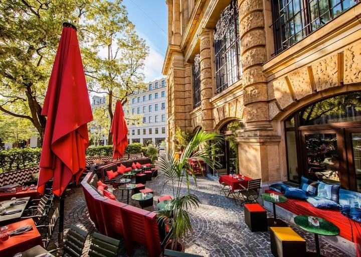 HEART Restaurant & Bar