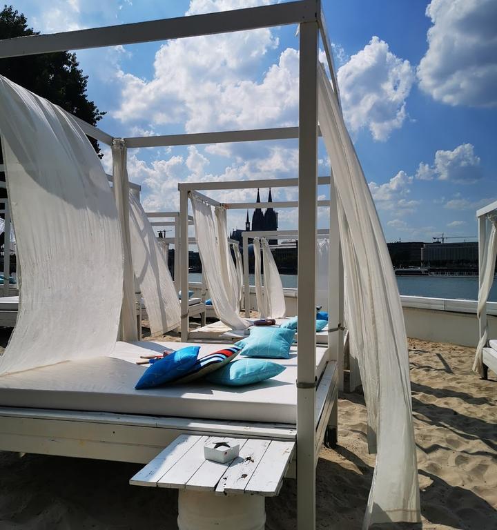 km 689 Cologne Beach Club