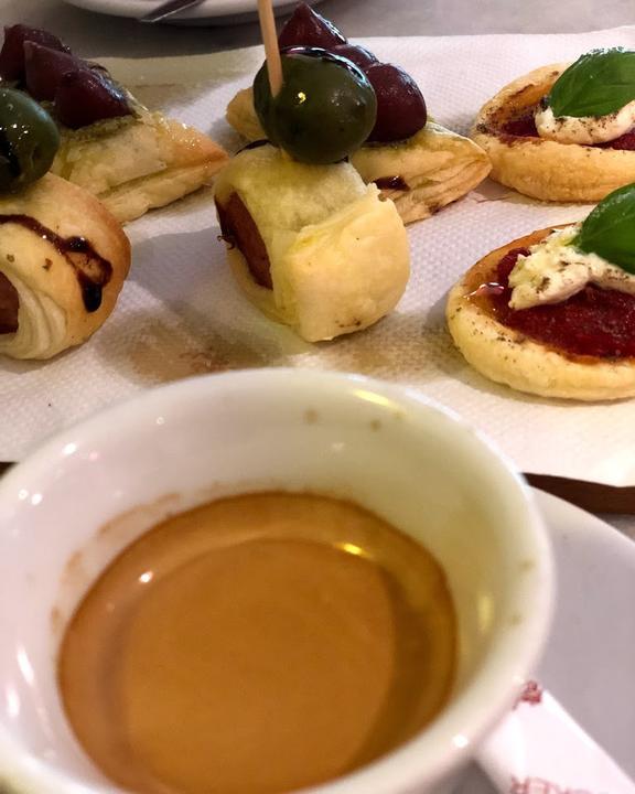 I Bizzarri Restaurant, Bistro, Café