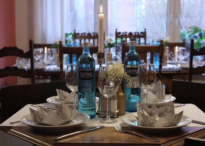 Tachelesz Cafe & Bistro