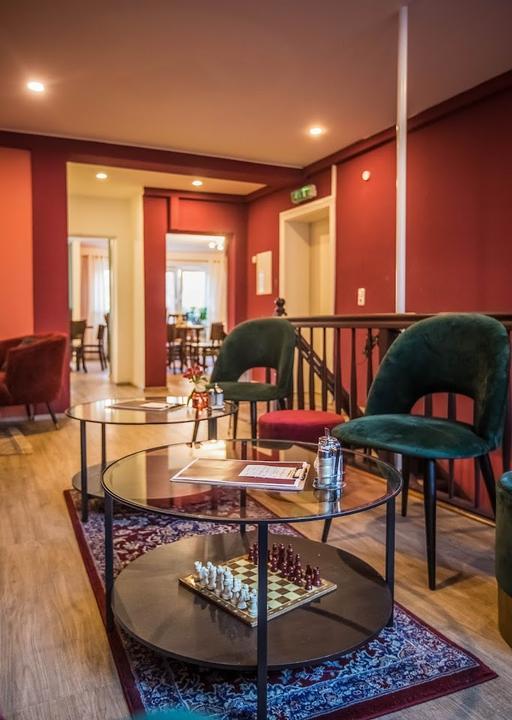 Tachelesz Cafe & Bistro