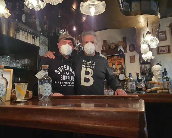 Barroom
