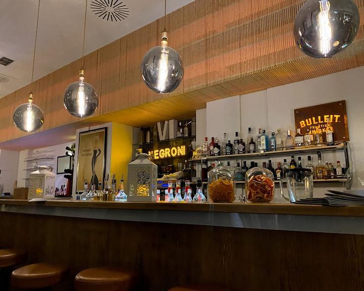 Letterman Bar & Grill