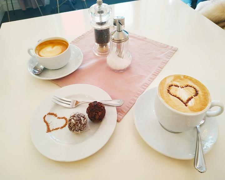Cafe Lotti