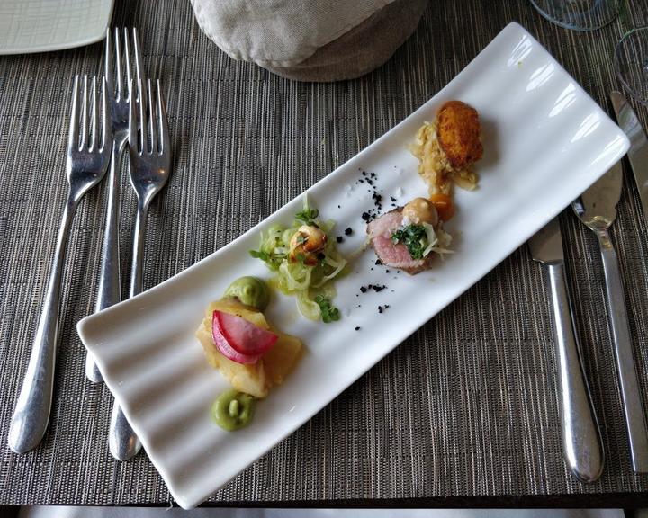 Deck 7 Market Restaurant
