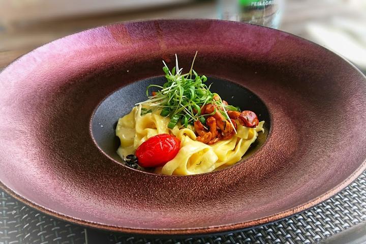 Deck 7 Market Restaurant