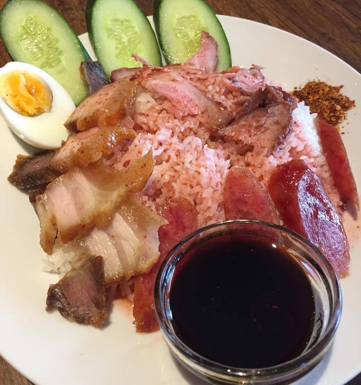 Samakkee Talad Thai