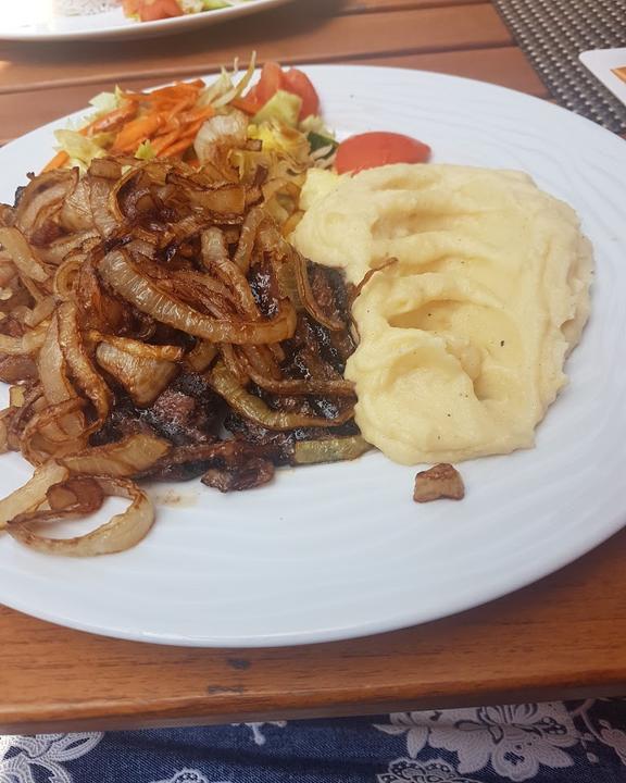 Lux Restaurant