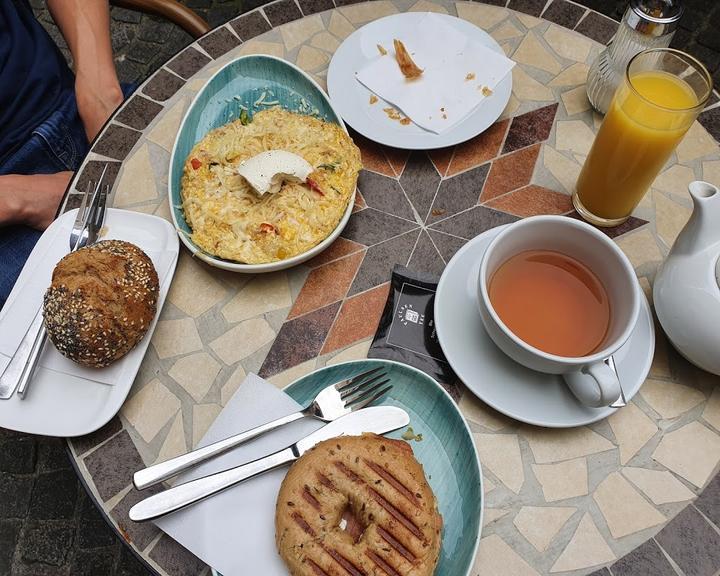 Cafe La Maison