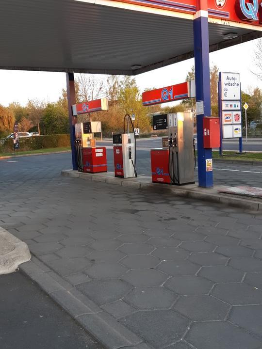 Q1 Tankstelle