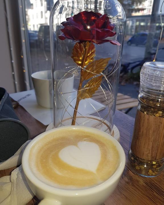 Lumiere Coffeeshop & Bistro