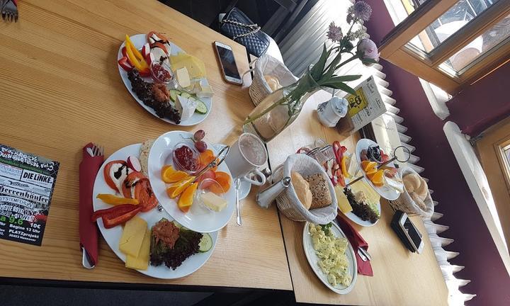 Der Nachbarin Café
