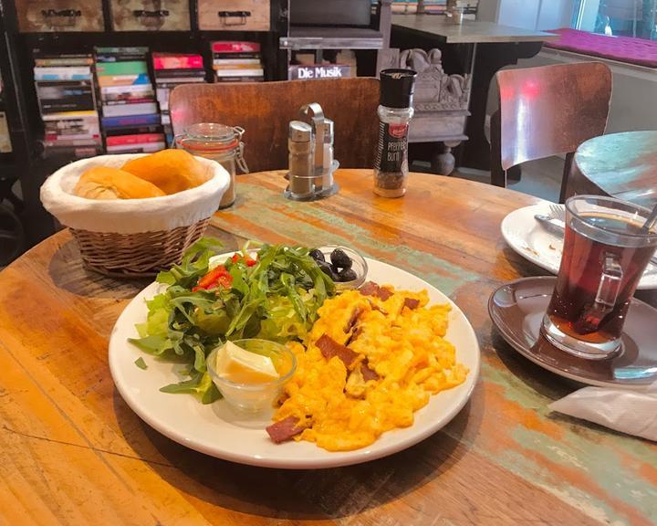 Cafe Saz