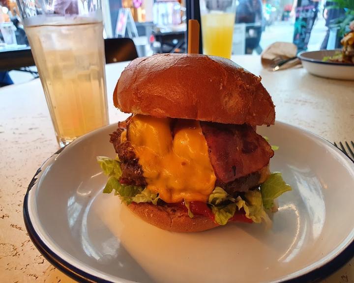 Otto's Burger