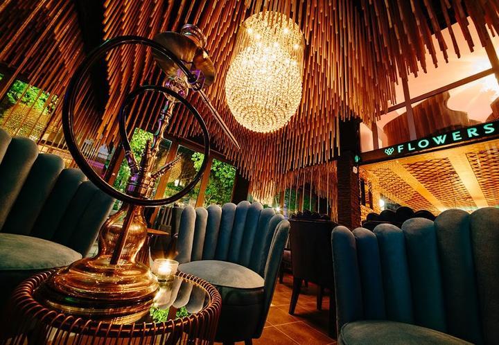 Flowers Lounge