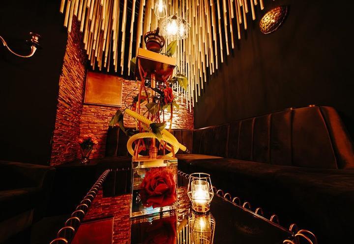 Flowers Lounge
