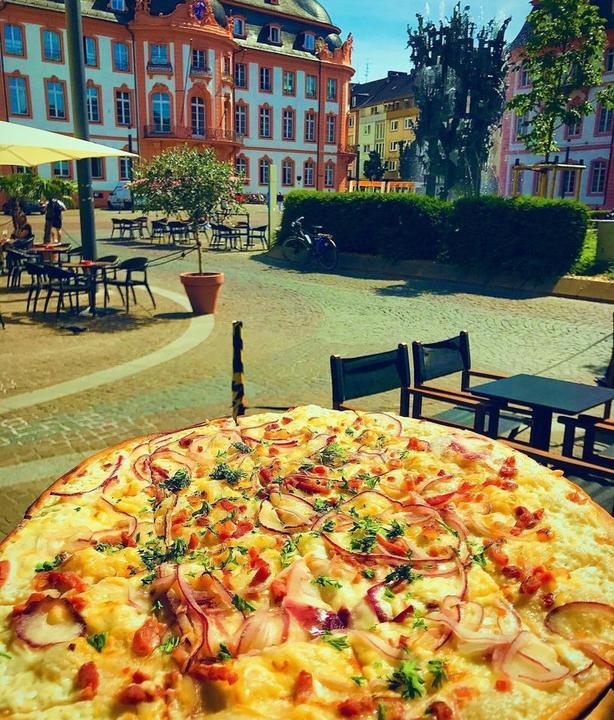 Wallenstein Cafe & Bar