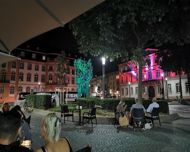 Wallenstein Cafe & Bar
