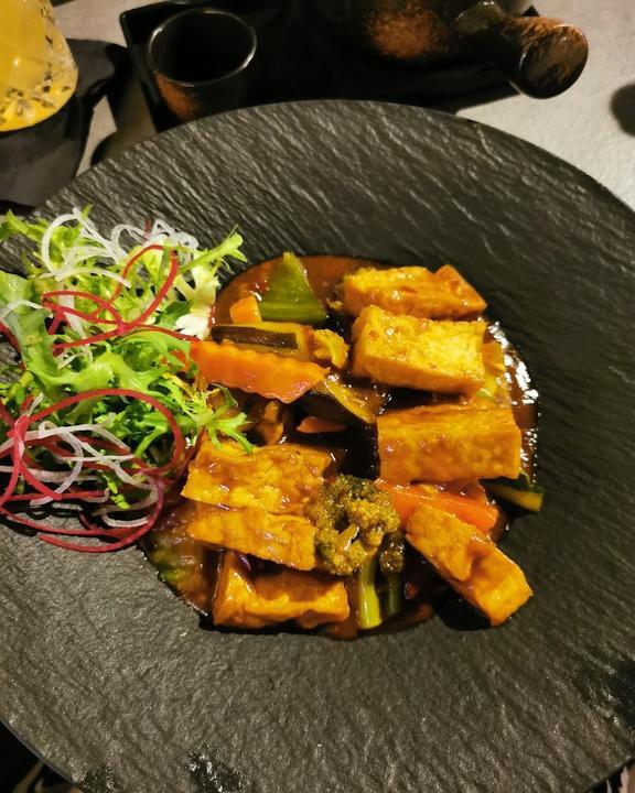 Lu-Bu Asian Fusion Kitchen