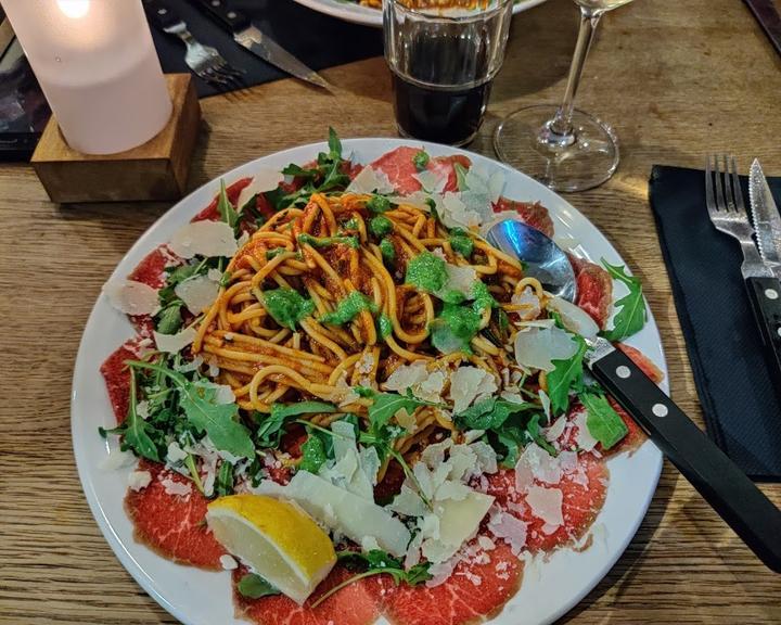 Pizzeria Piccola Essen & Trinken