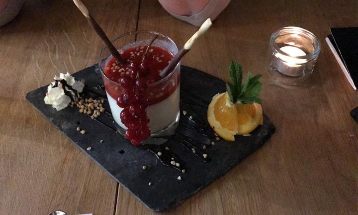 Pizzeria Piccola Essen & Trinken