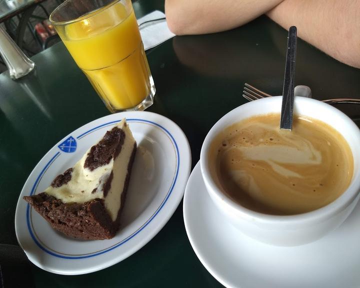 Lotti & August - Café