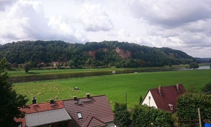 Weinstube 1. Weinkoenigin